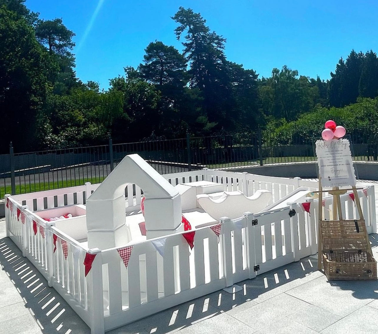 Children & Toddler Outdoor Play Area Fencing
