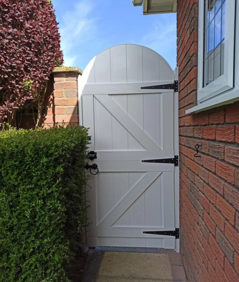 Clearance Plastic Gates From £225.00 Please contact us