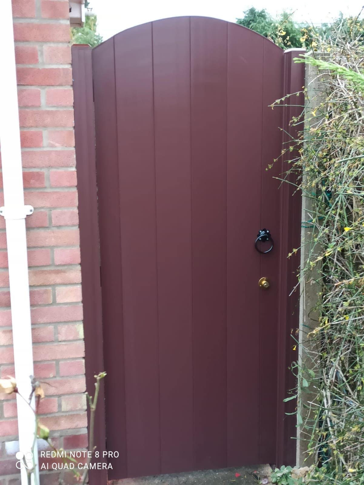 PVC Plastic Side Gate | W: 600 – 900mm, H: 1800mm | Arched Top