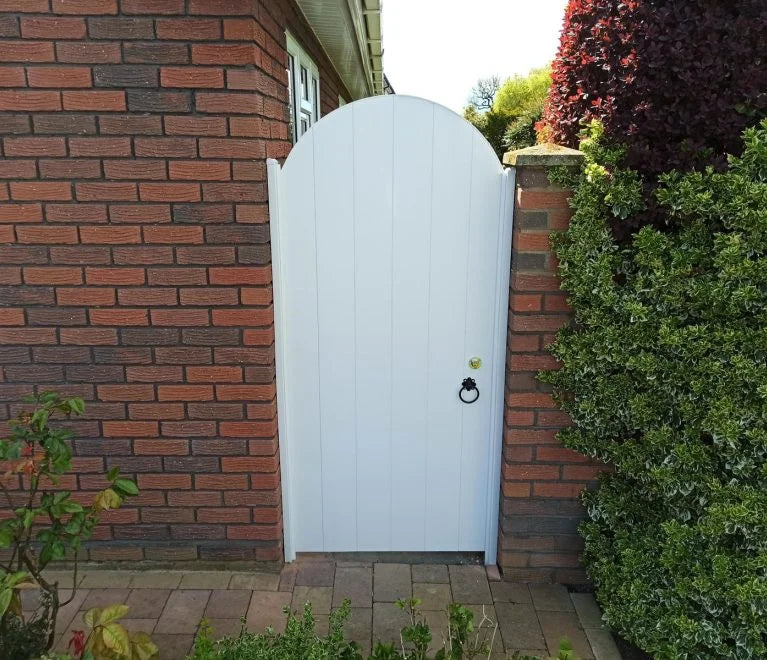 PVC Plastic Side Gate | W: 901 – 1200mm, H: 1800mm | Arched Top