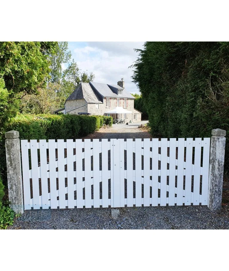 Slatted Double Driveway Gate | W: 1500 mm - 1950 mm, H: 1200 mm | Deluxe