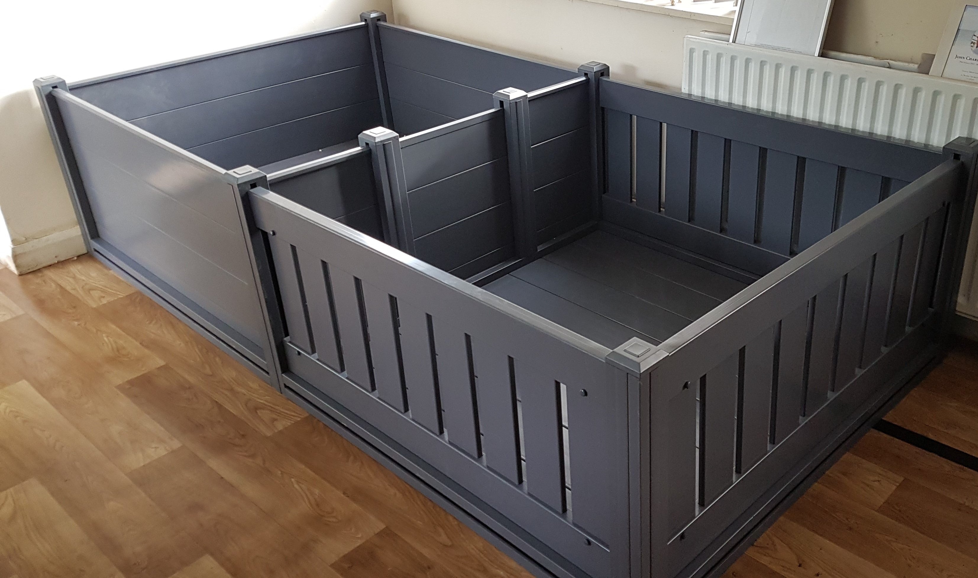 Whelping Boxes Tekplas